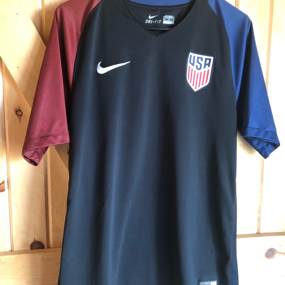 Nike USA Dri Fit Medium